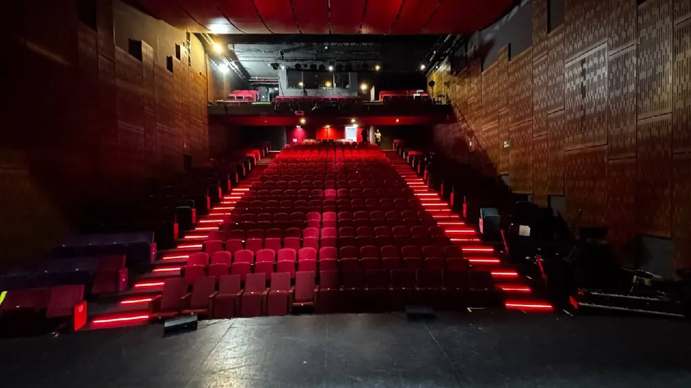 Escenario del Teatro San Ginés visto desde el público